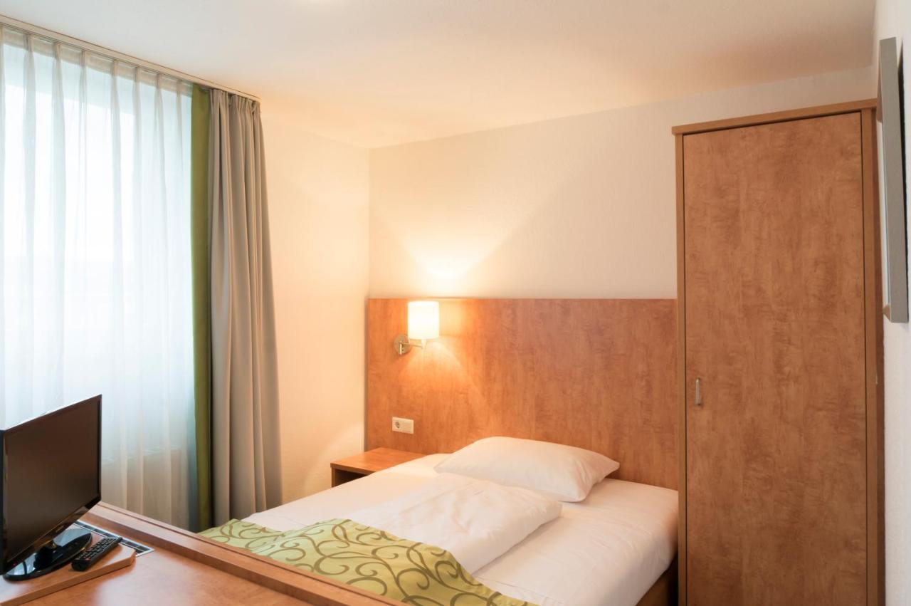 Hotel Mingarden Дюссельдорф Экстерьер фото