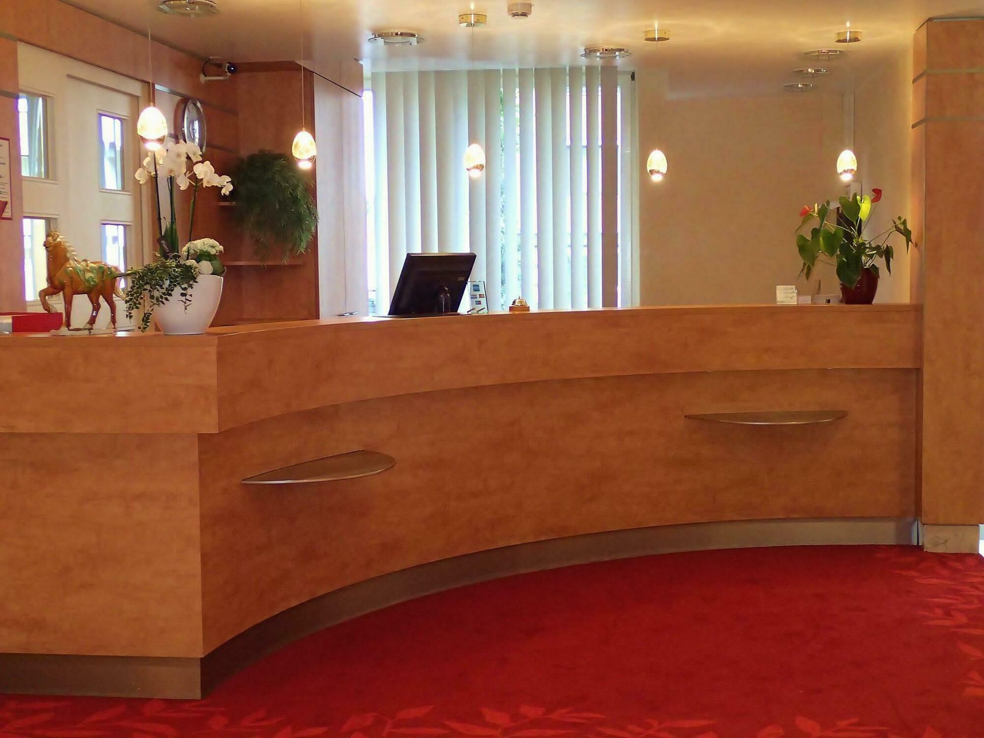 Hotel Mingarden Дюссельдорф Экстерьер фото